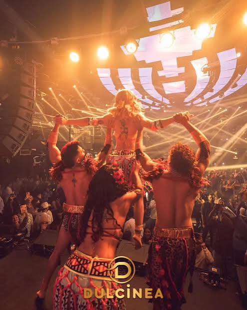 Dulcinea Medellín nightclub show